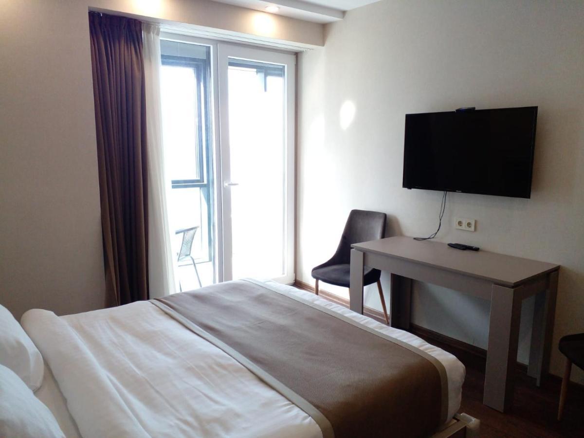 Aphrodite Apartments บาทูมิ ภายนอก รูปภาพ