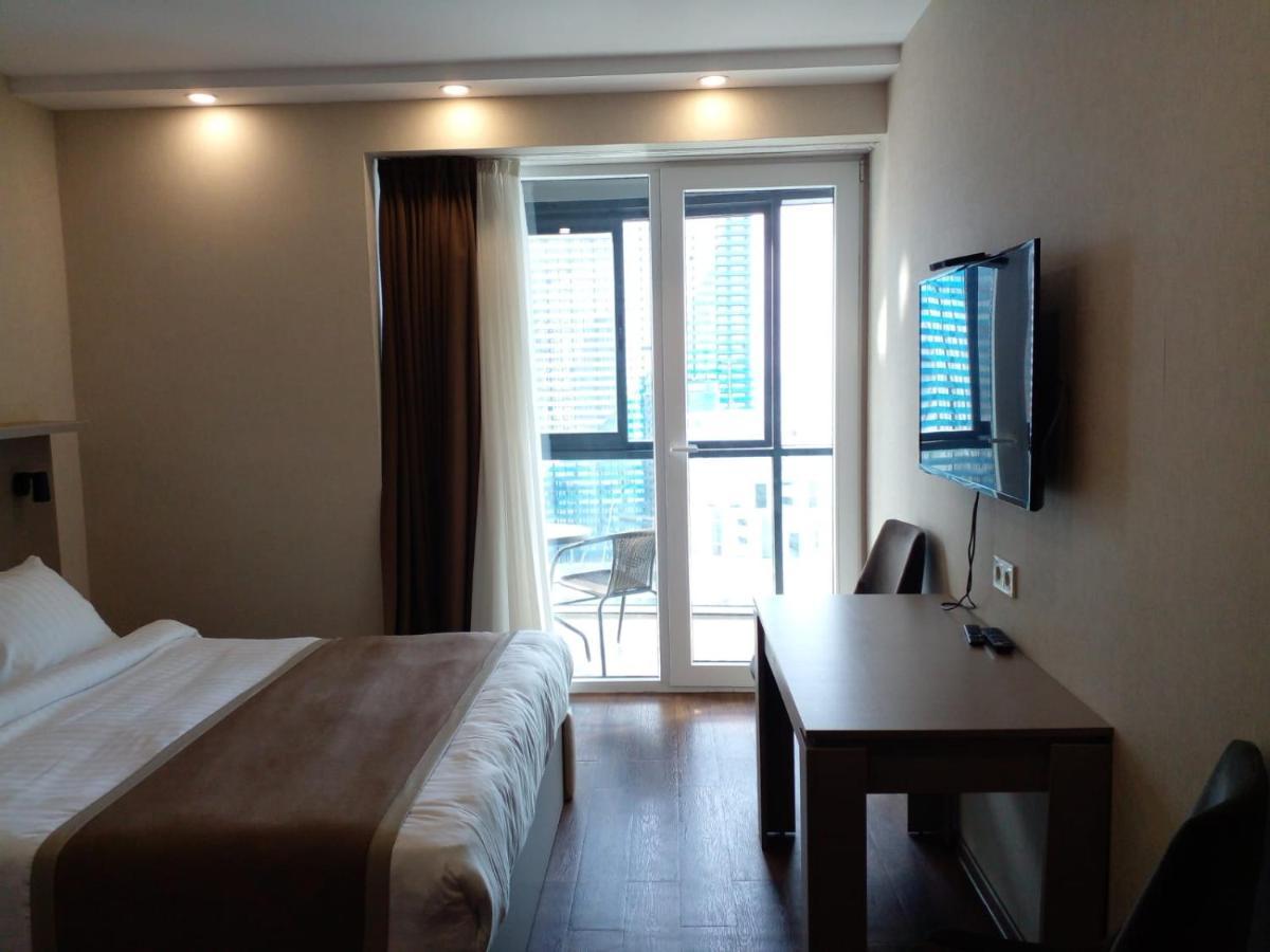 Aphrodite Apartments บาทูมิ ภายนอก รูปภาพ