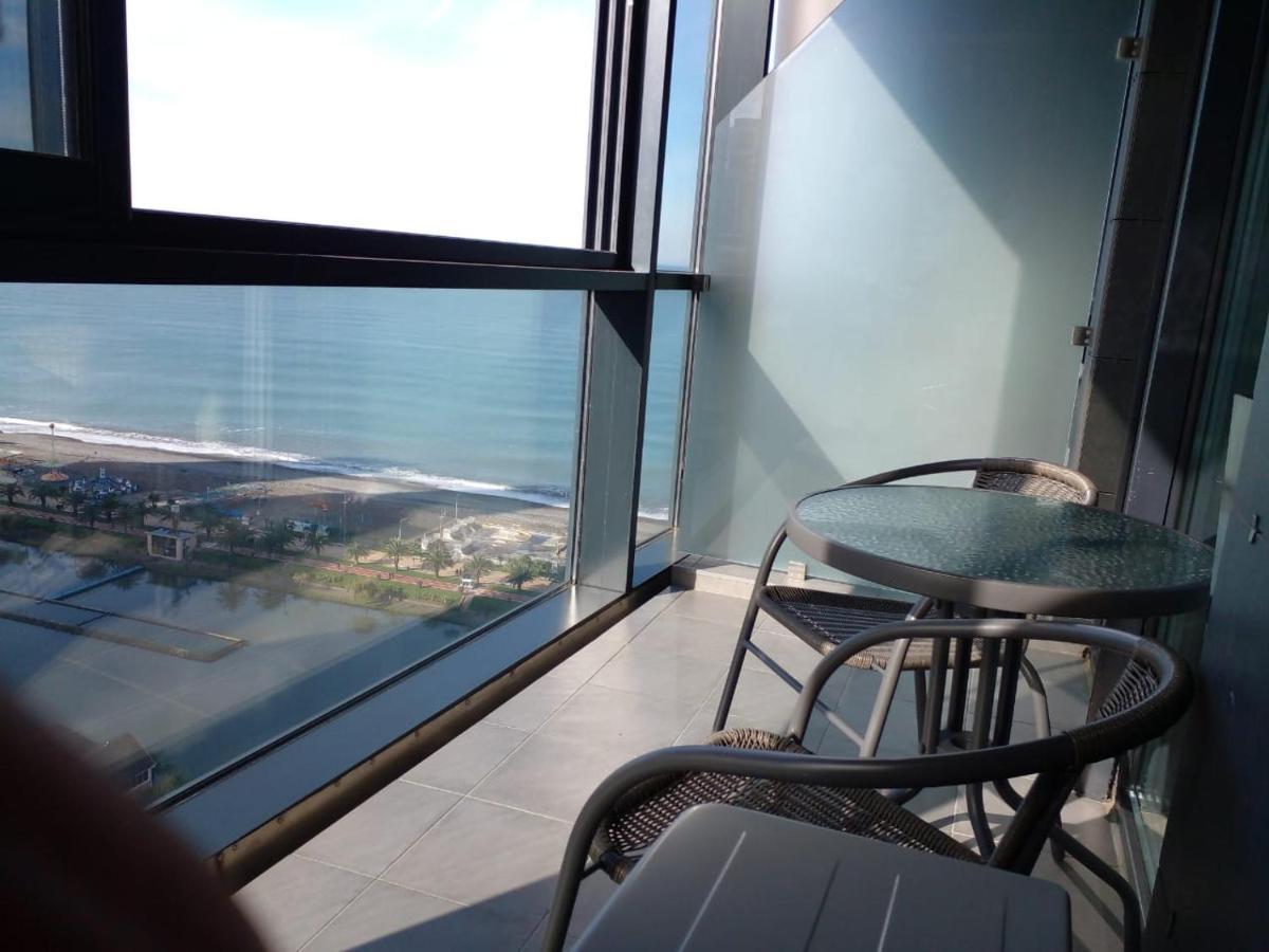 Aphrodite Apartments บาทูมิ ภายนอก รูปภาพ