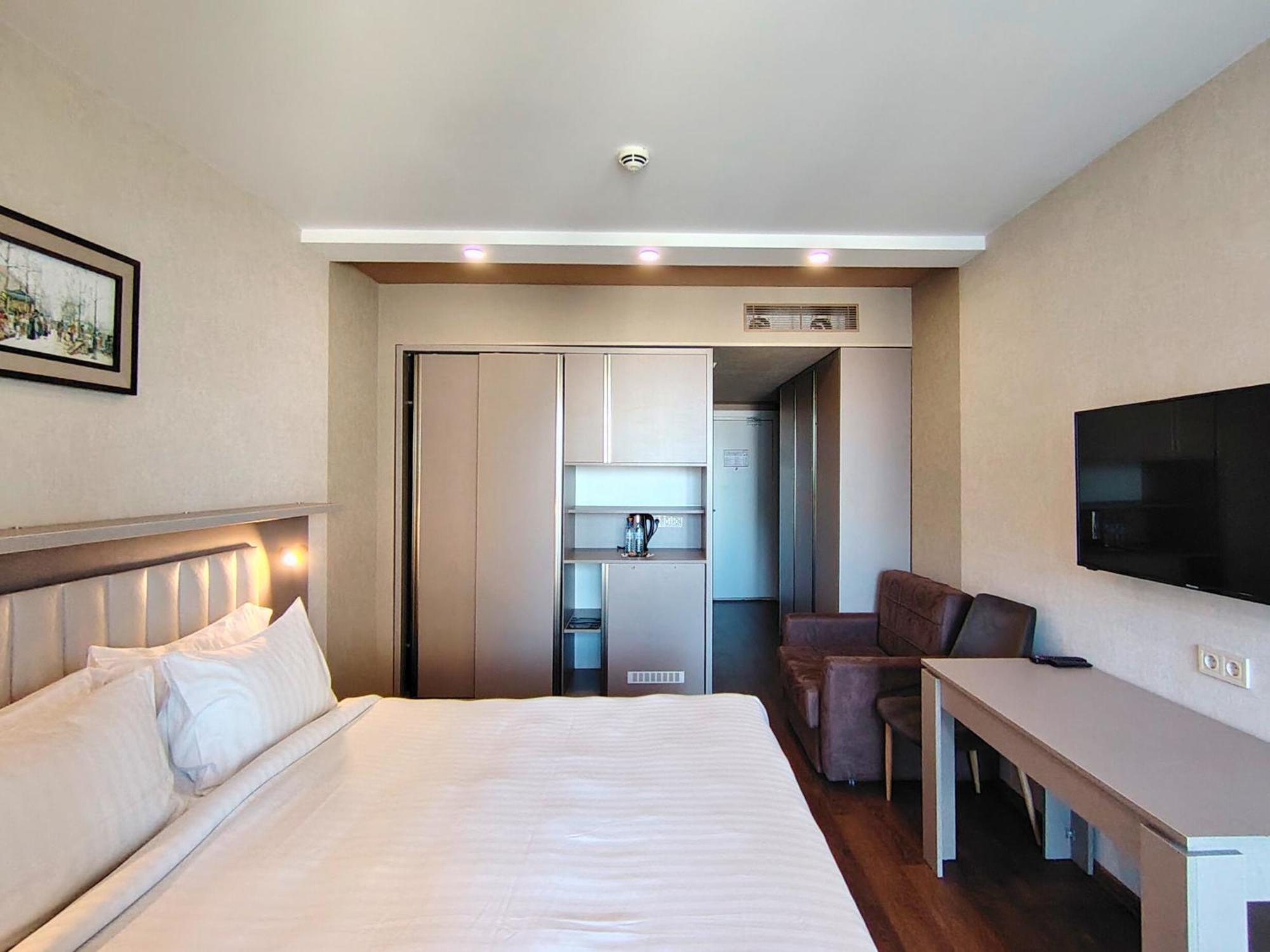 Aphrodite Apartments บาทูมิ ภายนอก รูปภาพ