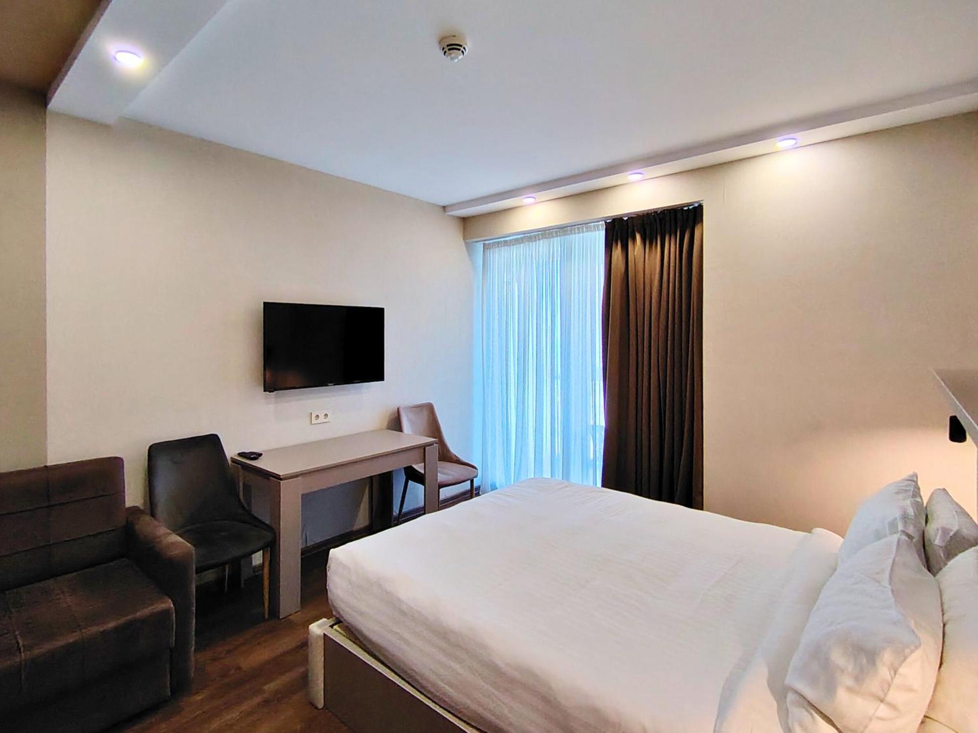 Aphrodite Apartments บาทูมิ ภายนอก รูปภาพ