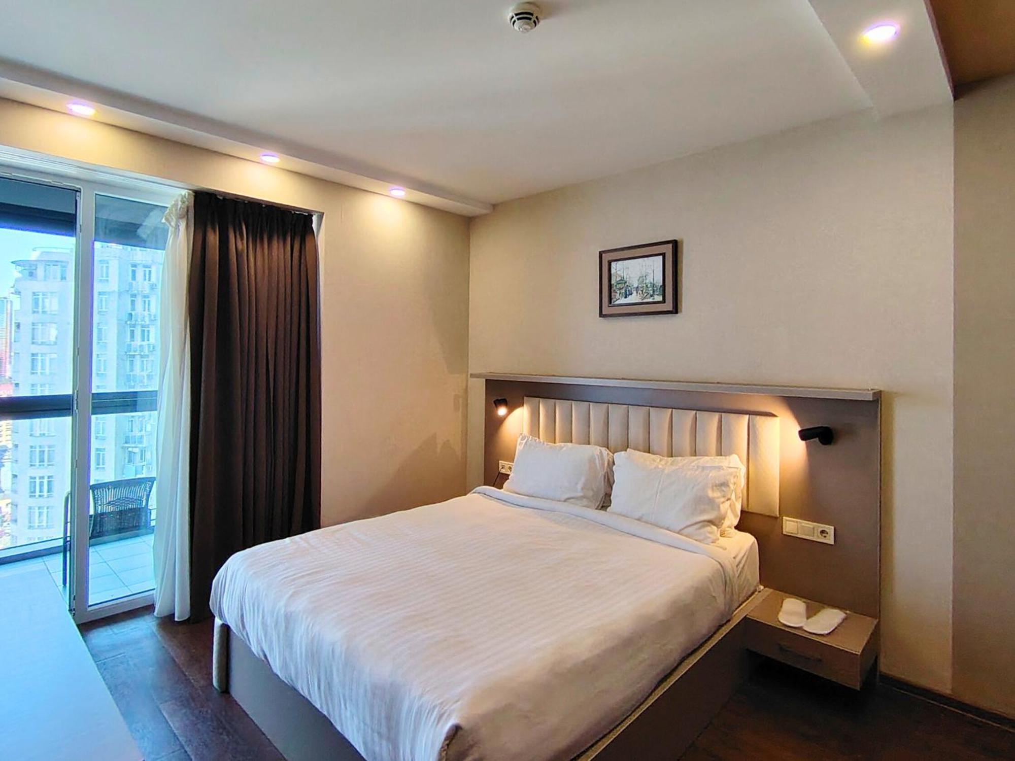 Aphrodite Apartments บาทูมิ ภายนอก รูปภาพ
