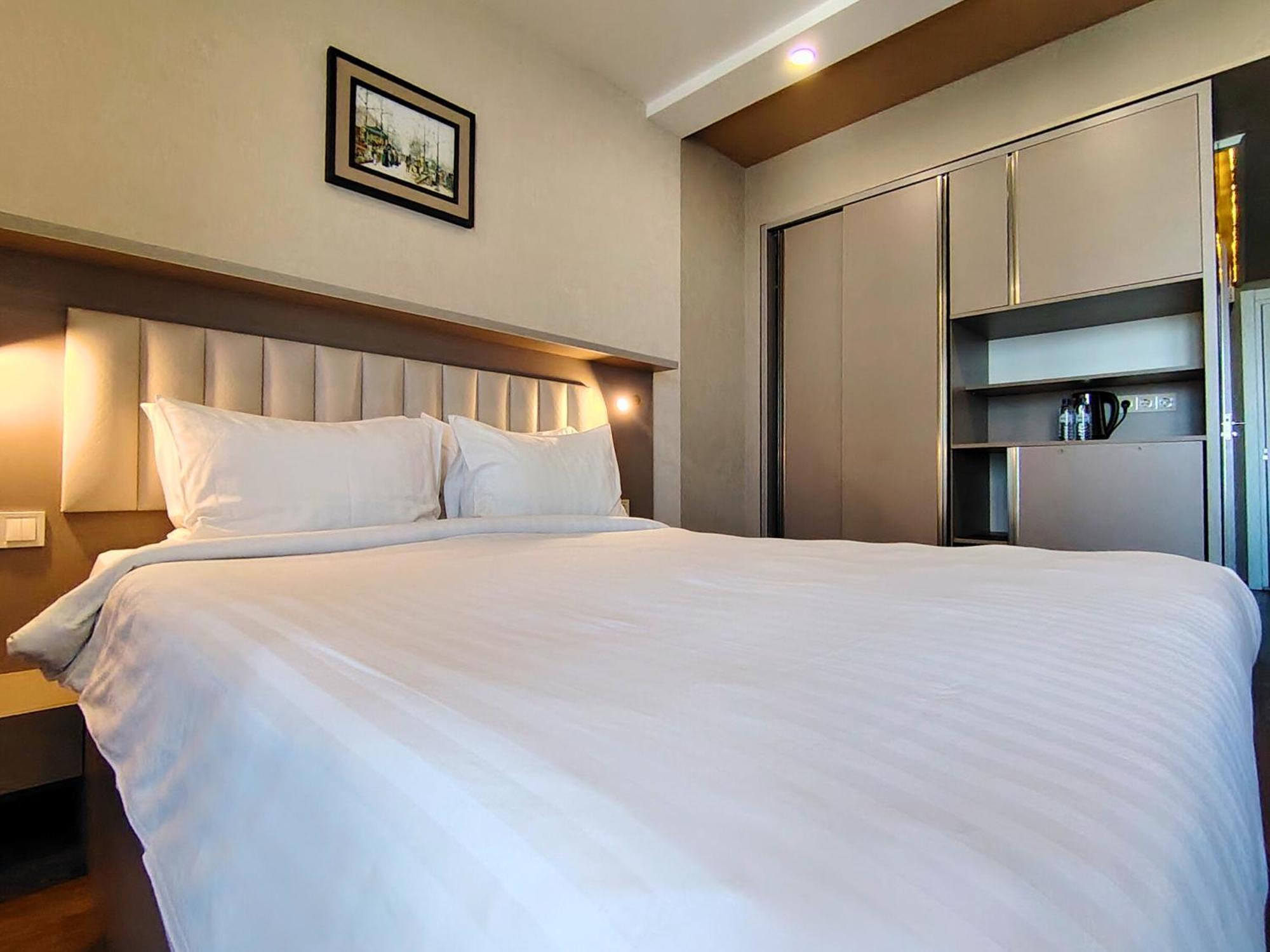 Aphrodite Apartments บาทูมิ ภายนอก รูปภาพ