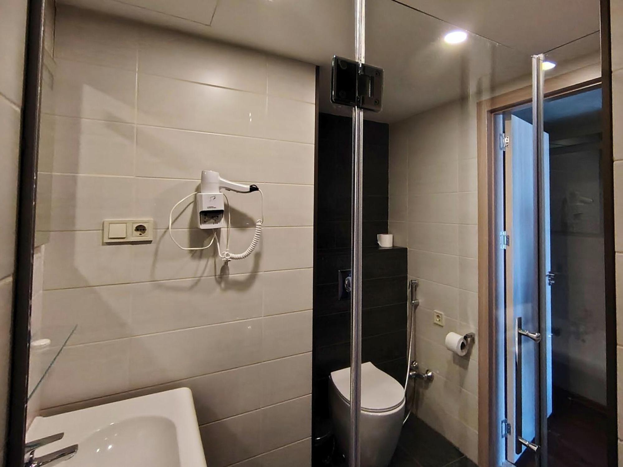 Aphrodite Apartments บาทูมิ ภายนอก รูปภาพ